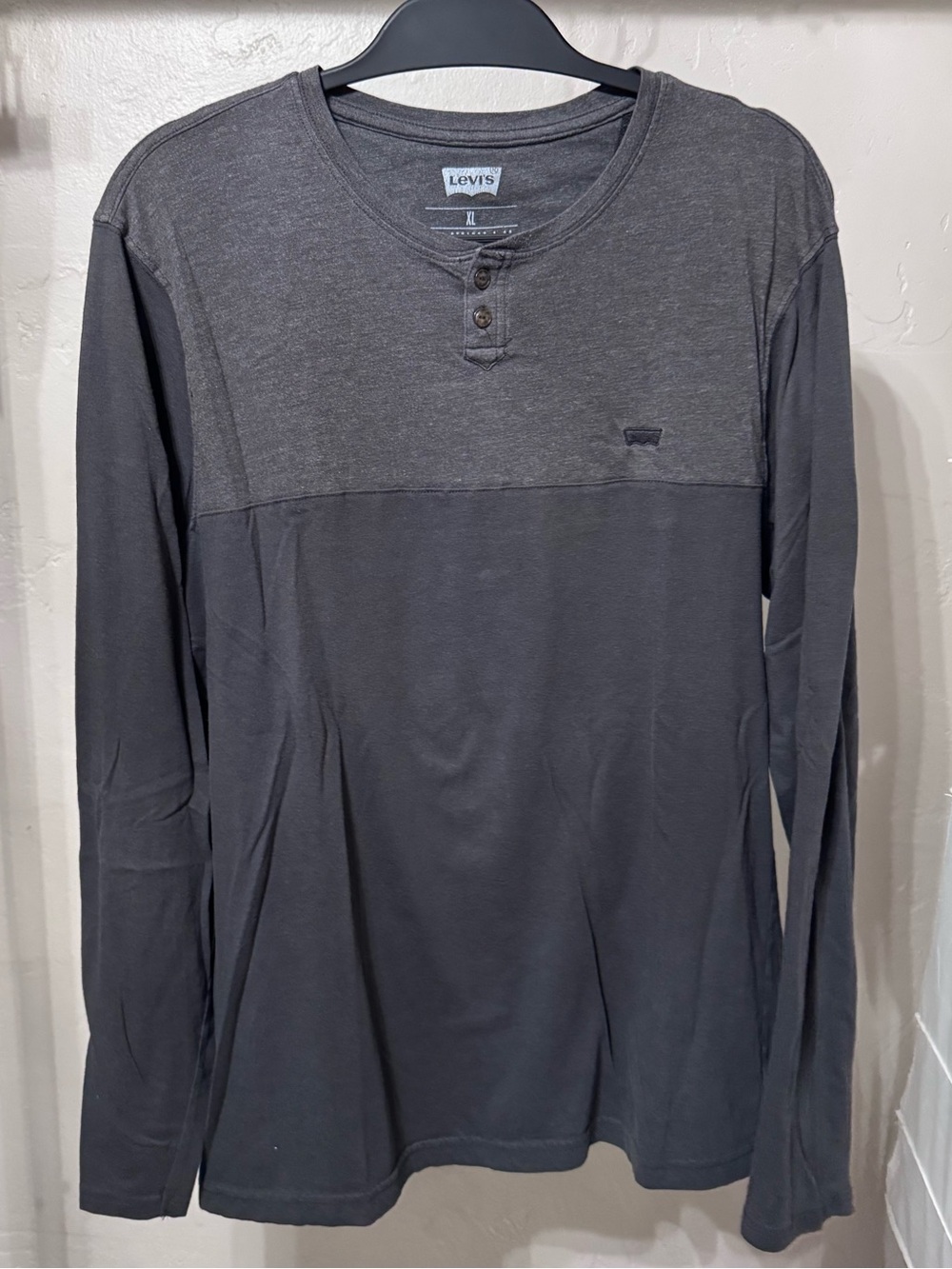 Levi's Two-Tone Charcoal Long‎ Sleeve Henley